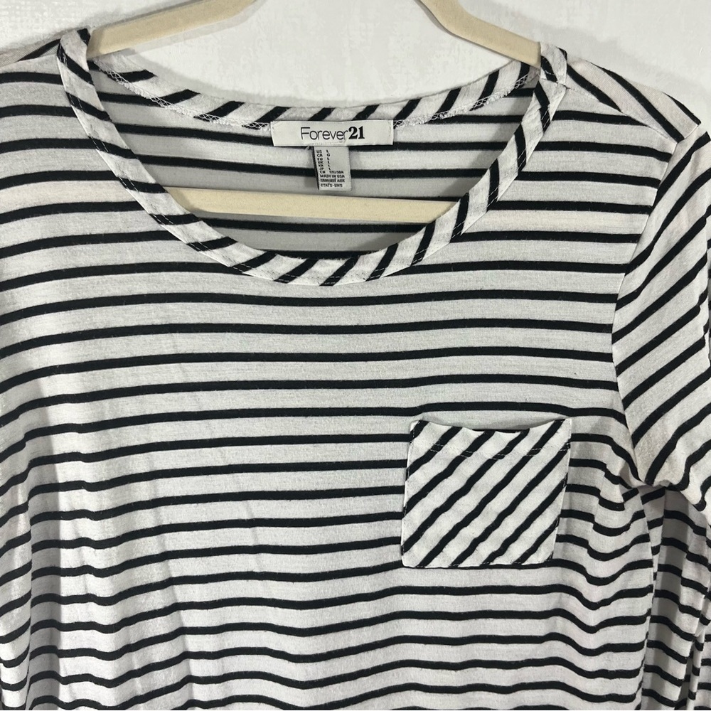 Forever 21 Black and White Striped Long Sleeve Tee Scoop Neck - Picture 3 of 7